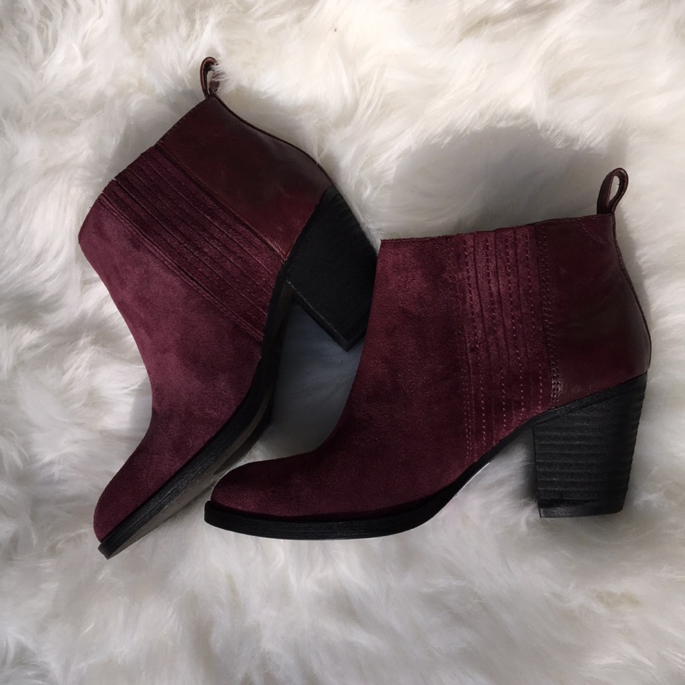 NWOT Nine West leather burgundy ankle boots size 5